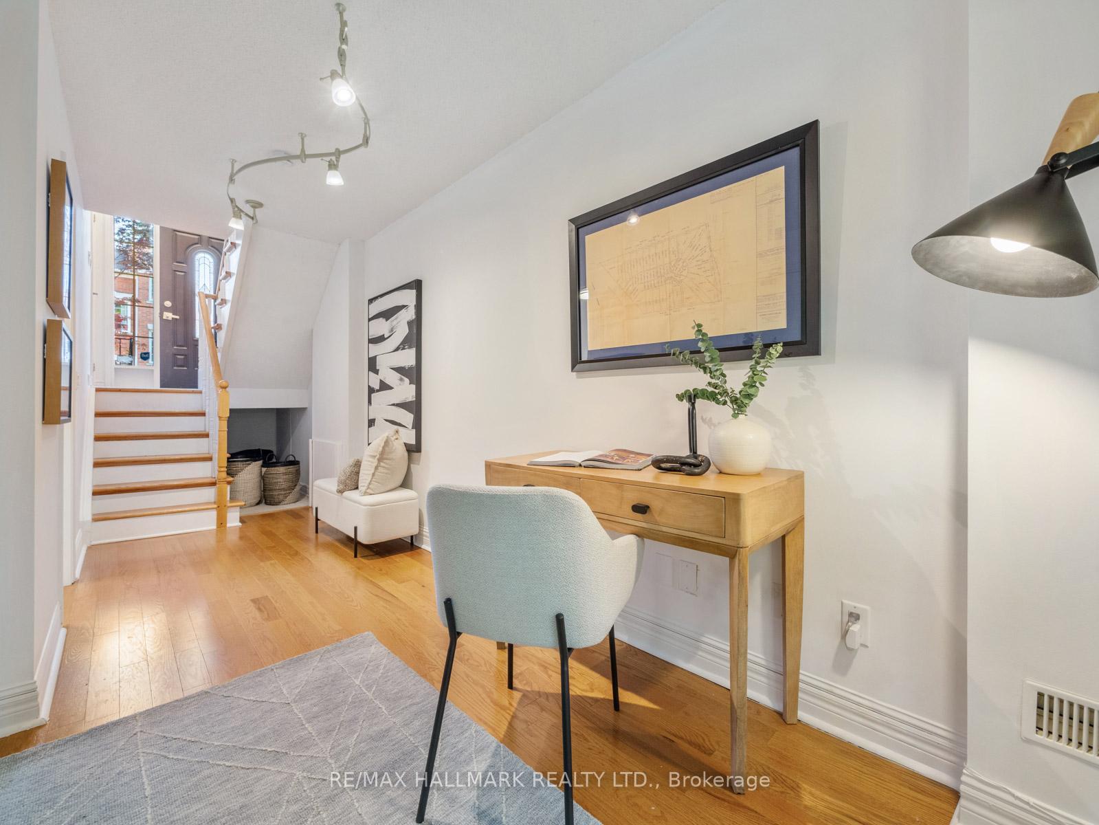 Photo 25 of 16 Fitzgerald Mews, Toronto, Woodbine Corridor — HOMEH