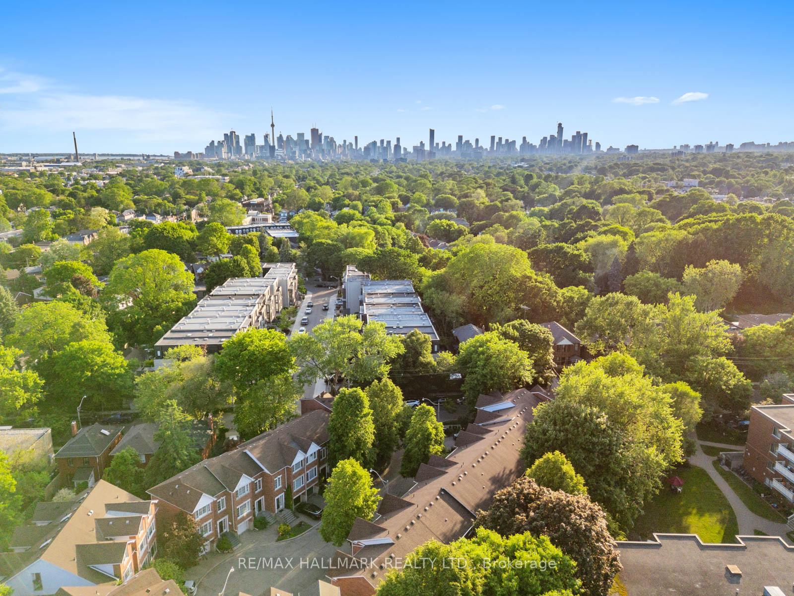Photo 34 of 16 Fitzgerald Mews, Toronto, Woodbine Corridor — HOMEH