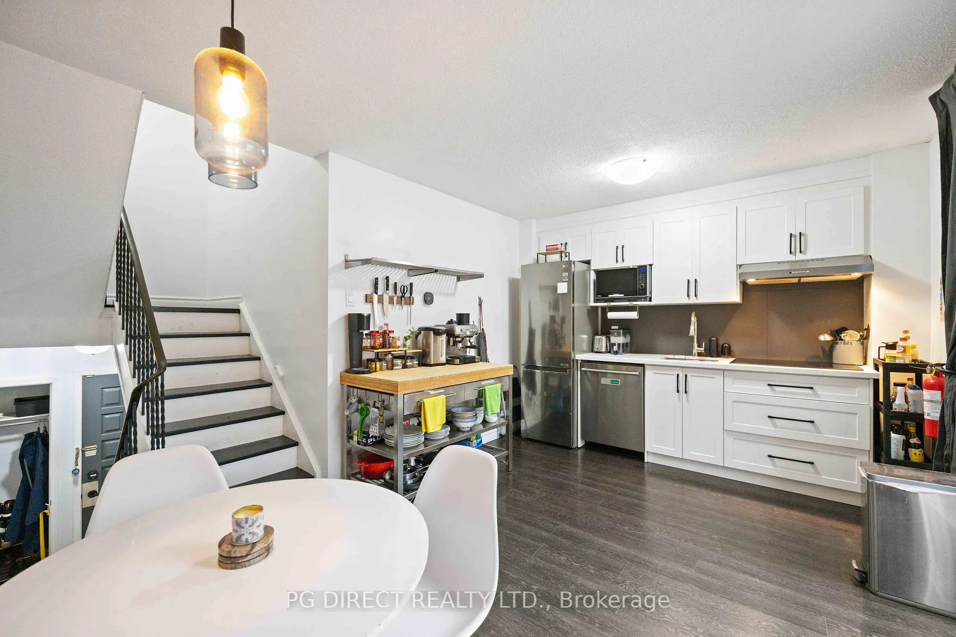 Photo 3 of 88 Stanley Terrace, Toronto, Niagara — HOMEH