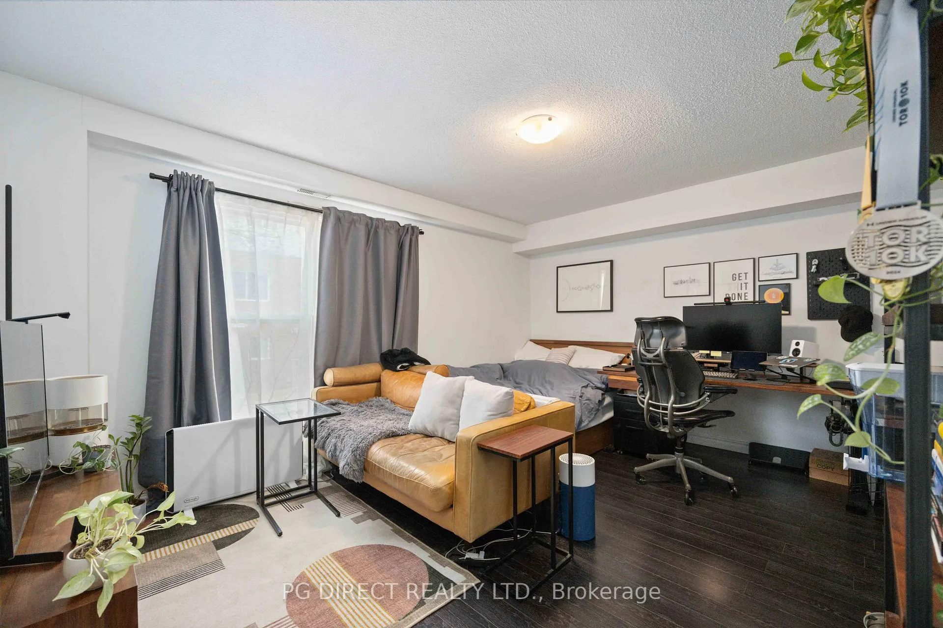Photo 5 of 88 Stanley Terrace, Toronto, Niagara — HOMEH