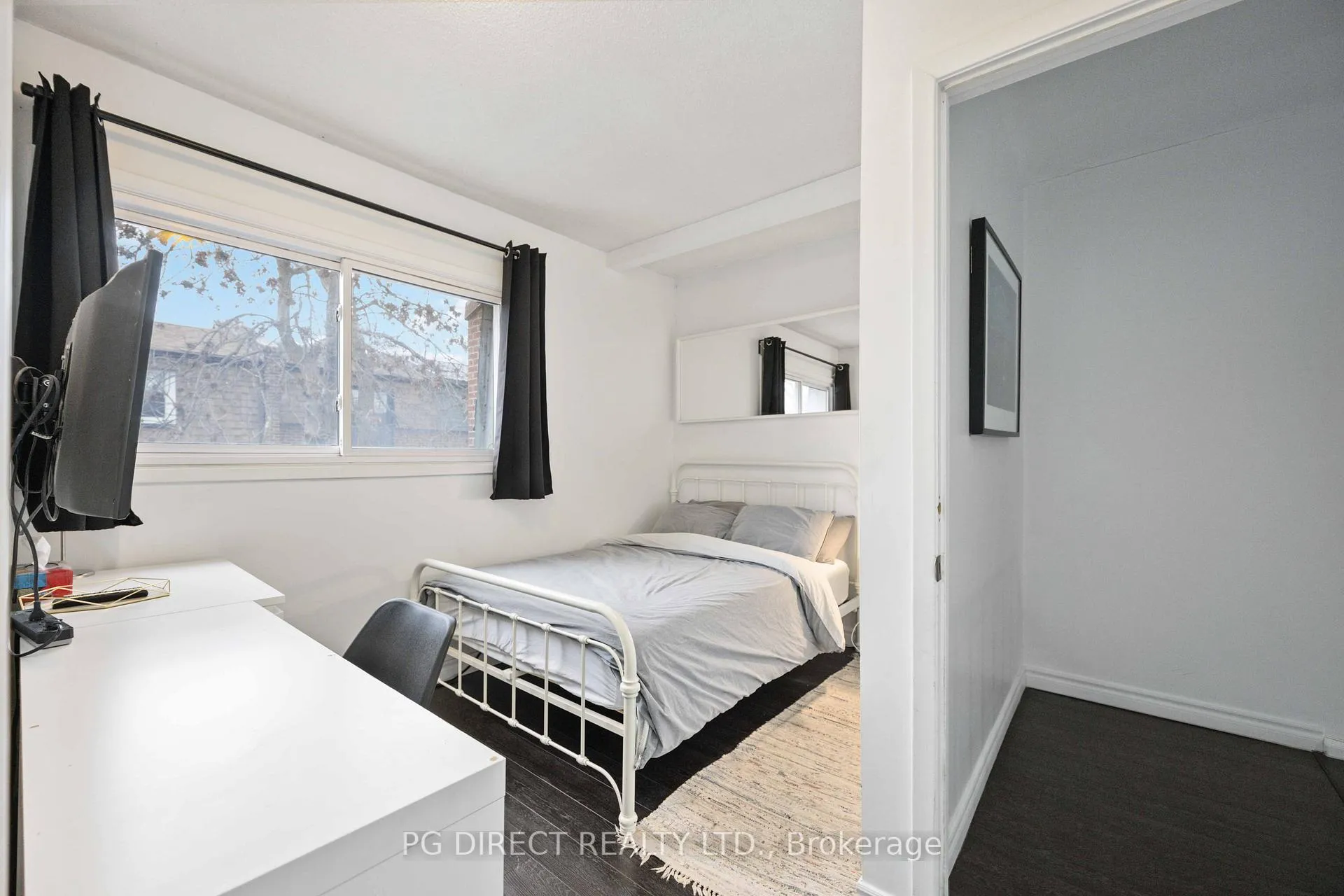 Photo 10 of 88 Stanley Terrace, Toronto, Niagara — HOMEH