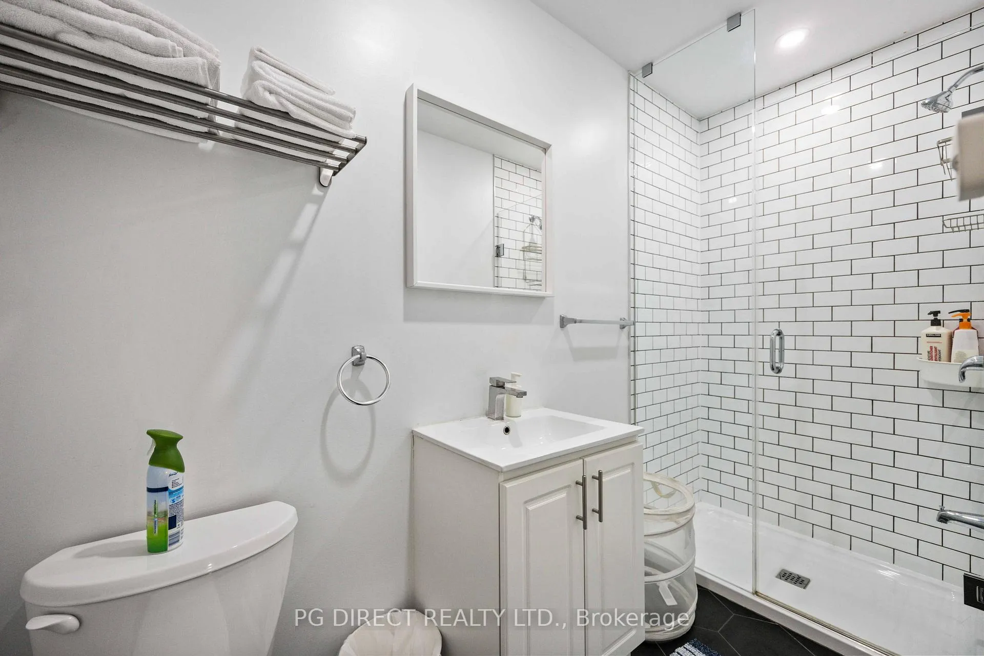 Photo 11 of 88 Stanley Terrace, Toronto, Niagara — HOMEH