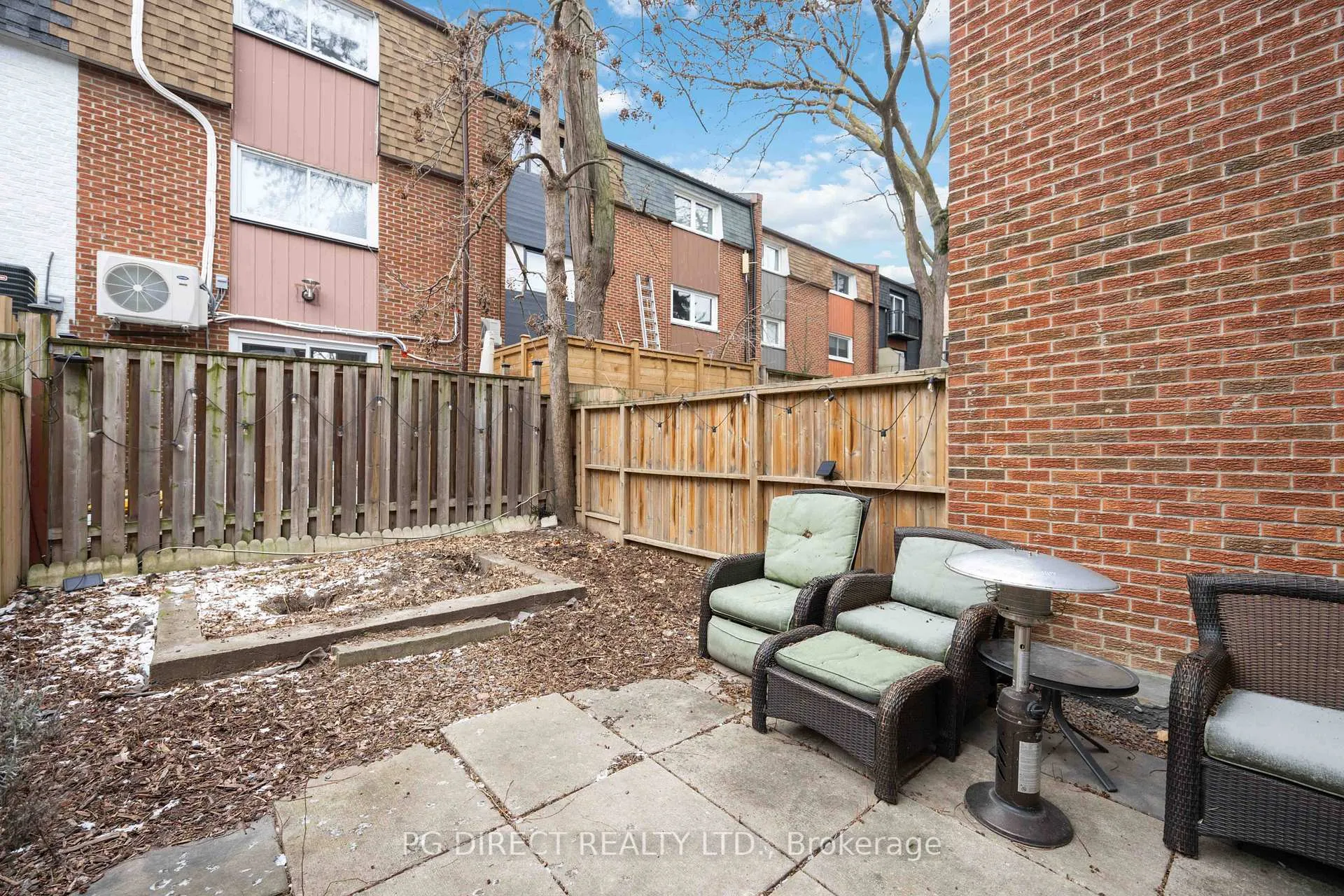 Photo 12 of 88 Stanley Terrace, Toronto, Niagara — HOMEH