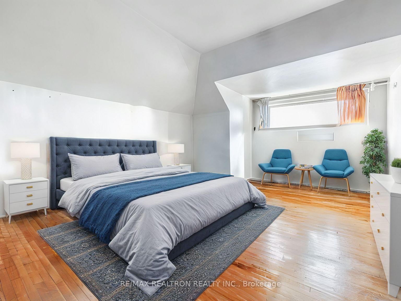 Photo 10 of 25 Robina Avenue, Toronto, Oakwood Village — HOMEH