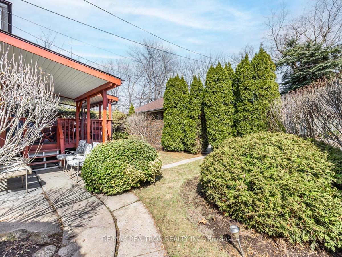 Photo 19 of 25 Robina Avenue, Toronto, Oakwood Village — HOMEH