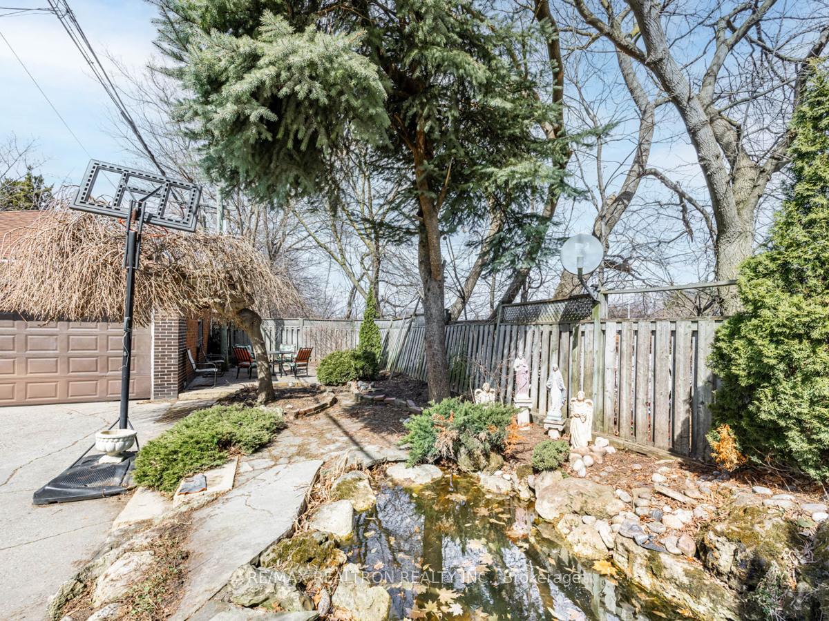 Photo 25 of 25 Robina Avenue, Toronto, Oakwood Village — HOMEH