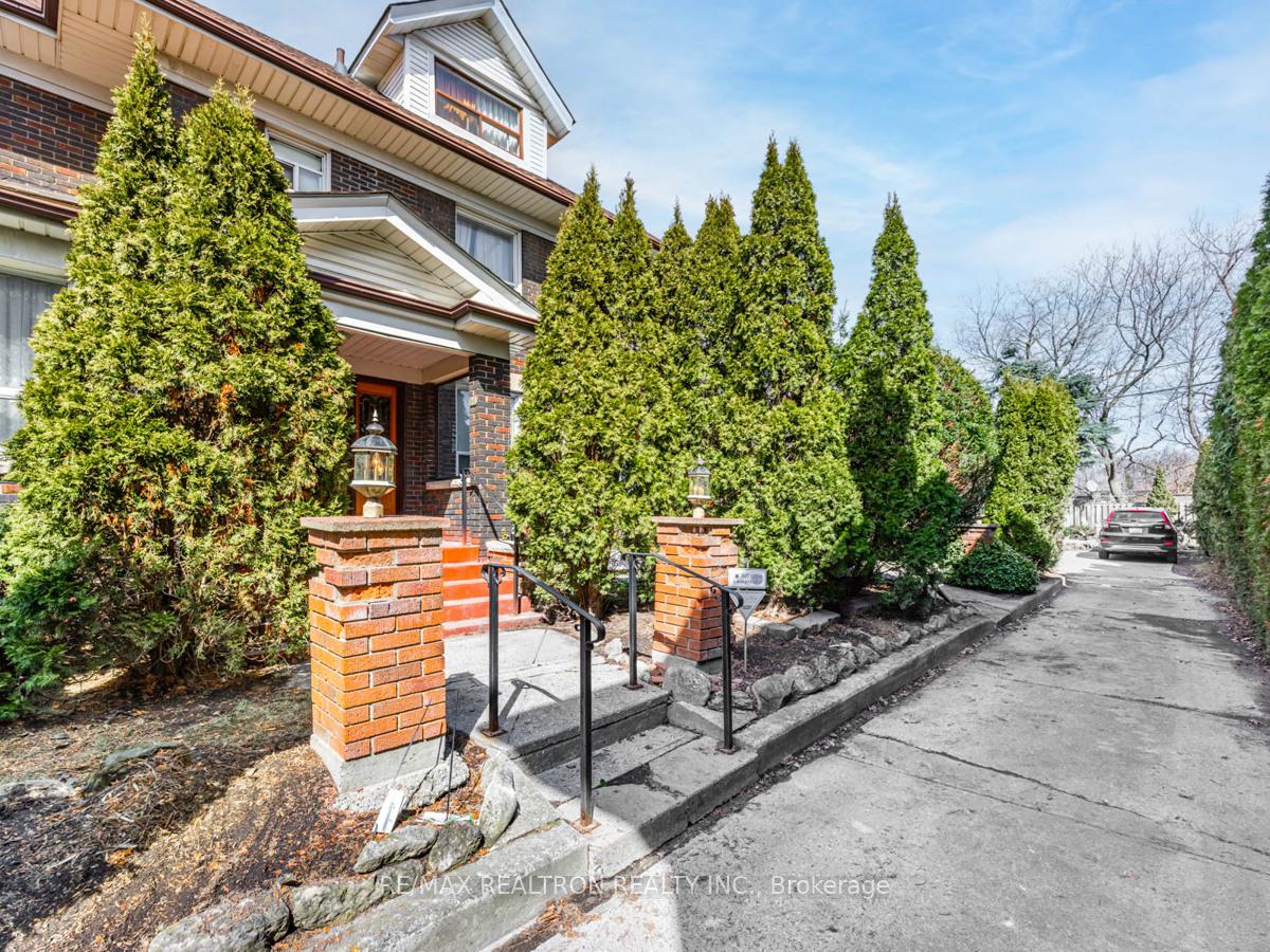 Photo 27 of 25 Robina Avenue, Toronto, Oakwood Village — HOMEH