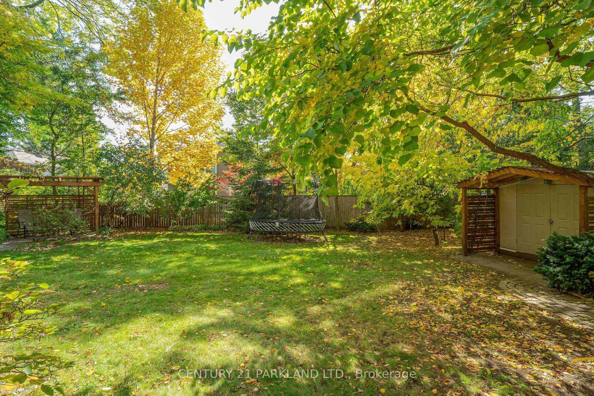 Photo 38 of 2 Leonard Circle, Toronto, The Beaches — HOMEH