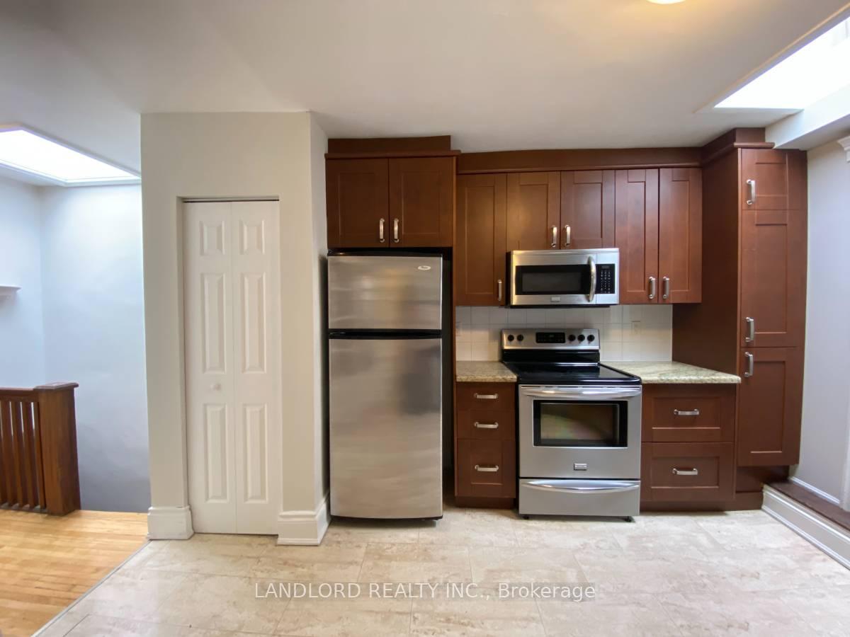 Photo 2 of Unit D, 343 St. Clair Avenue, Toronto, Casa Loma — HOMEH