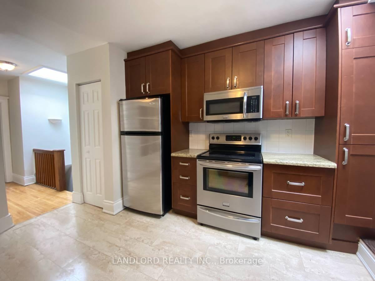 Photo 3 of Unit D, 343 St. Clair Avenue, Toronto, Casa Loma — HOMEH