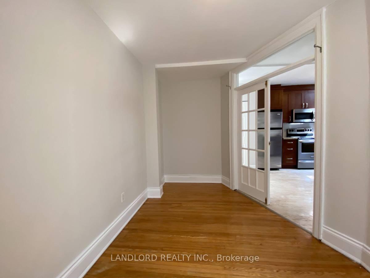 Photo 8 of Unit D, 343 St. Clair Avenue, Toronto, Casa Loma — HOMEH