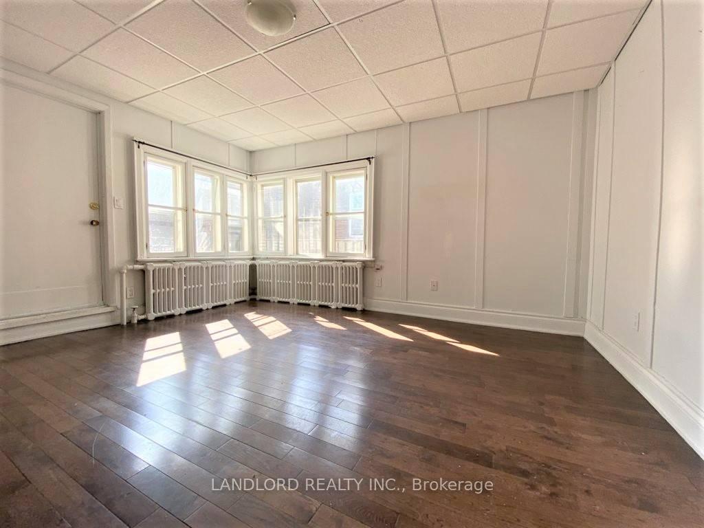 Photo 12 of Unit D, 343 St. Clair Avenue, Toronto, Casa Loma — HOMEH