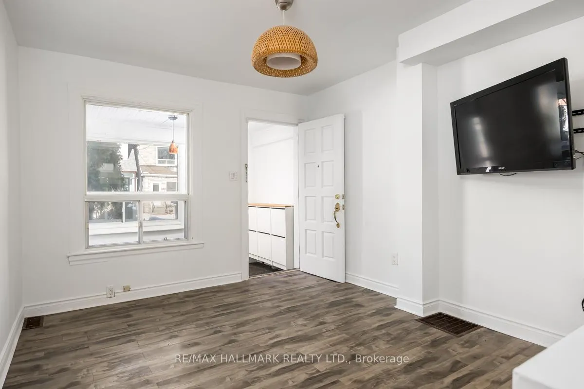 Photo 5 of 801 Sammon Avenue, Toronto, Danforth Village-East York — HOMEH