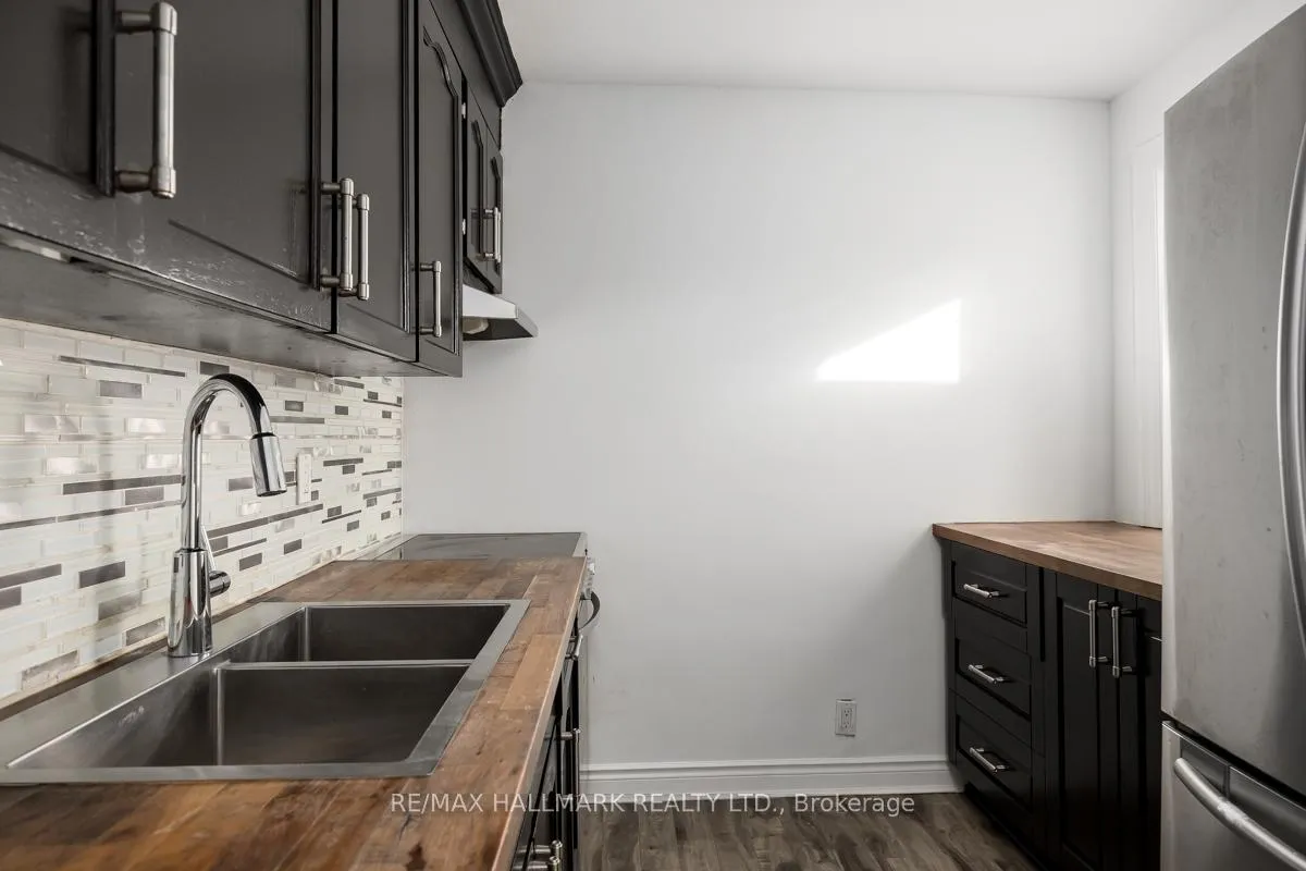 Photo 7 of 801 Sammon Avenue, Toronto, Danforth Village-East York — HOMEH