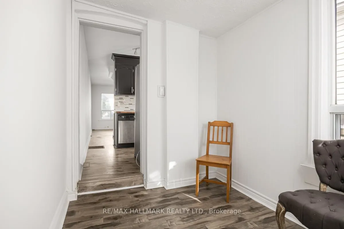 Photo 9 of 801 Sammon Avenue, Toronto, Danforth Village-East York — HOMEH