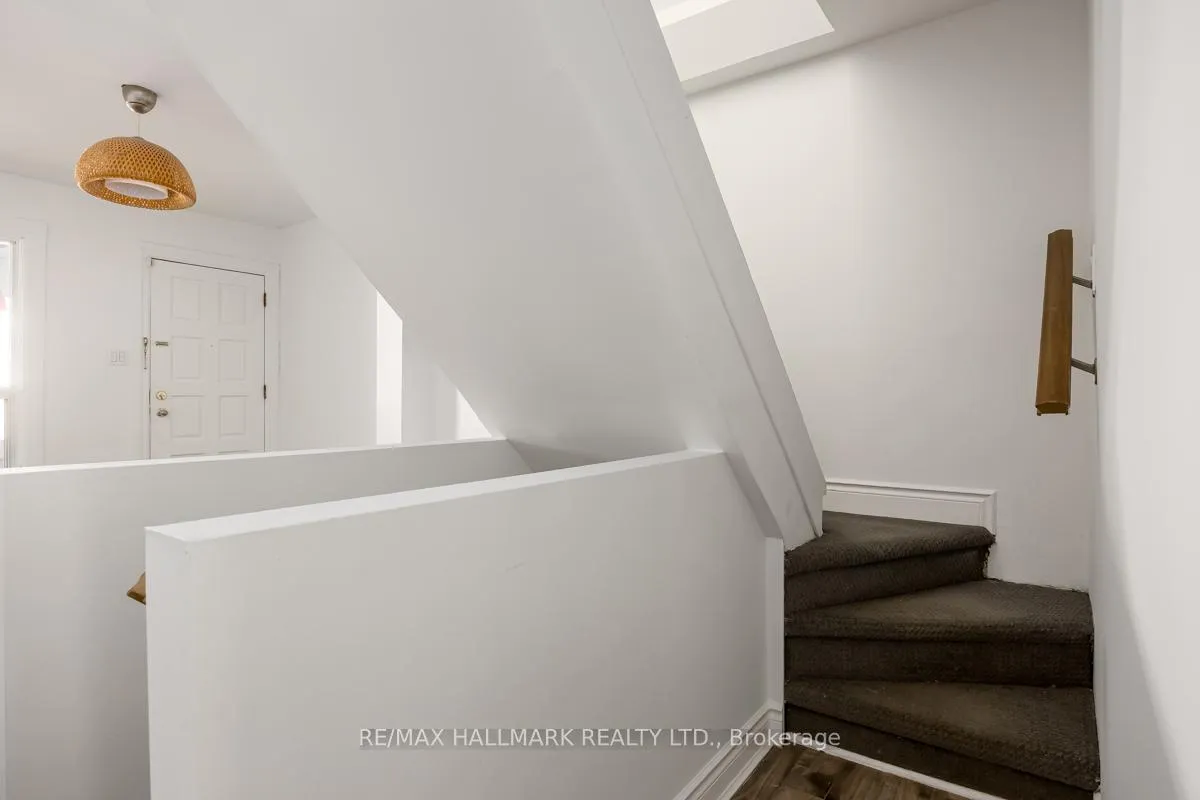 Photo 10 of 801 Sammon Avenue, Toronto, Danforth Village-East York — HOMEH