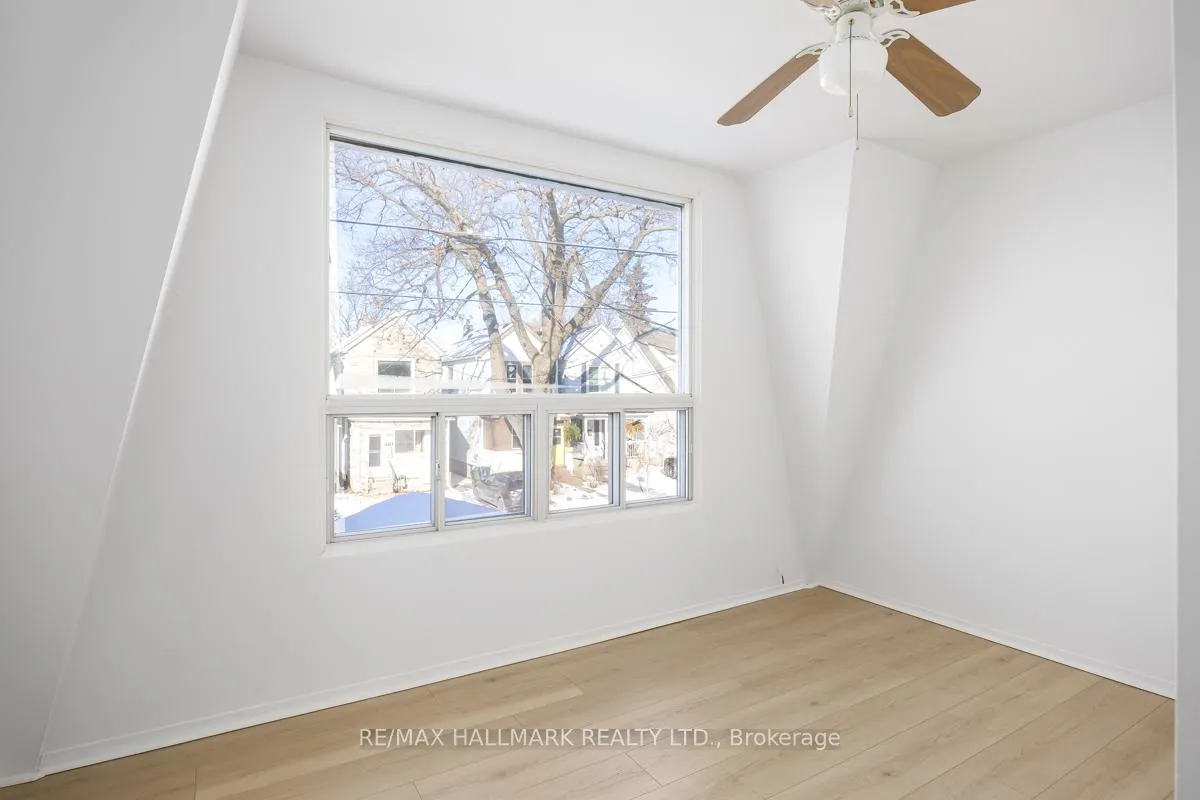 Photo 14 of 801 Sammon Avenue, Toronto, Danforth Village-East York — HOMEH