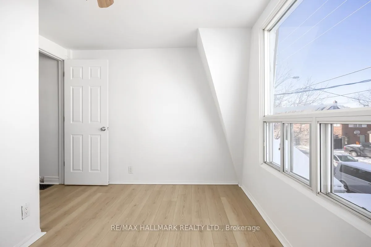 Photo 15 of 801 Sammon Avenue, Toronto, Danforth Village-East York — HOMEH