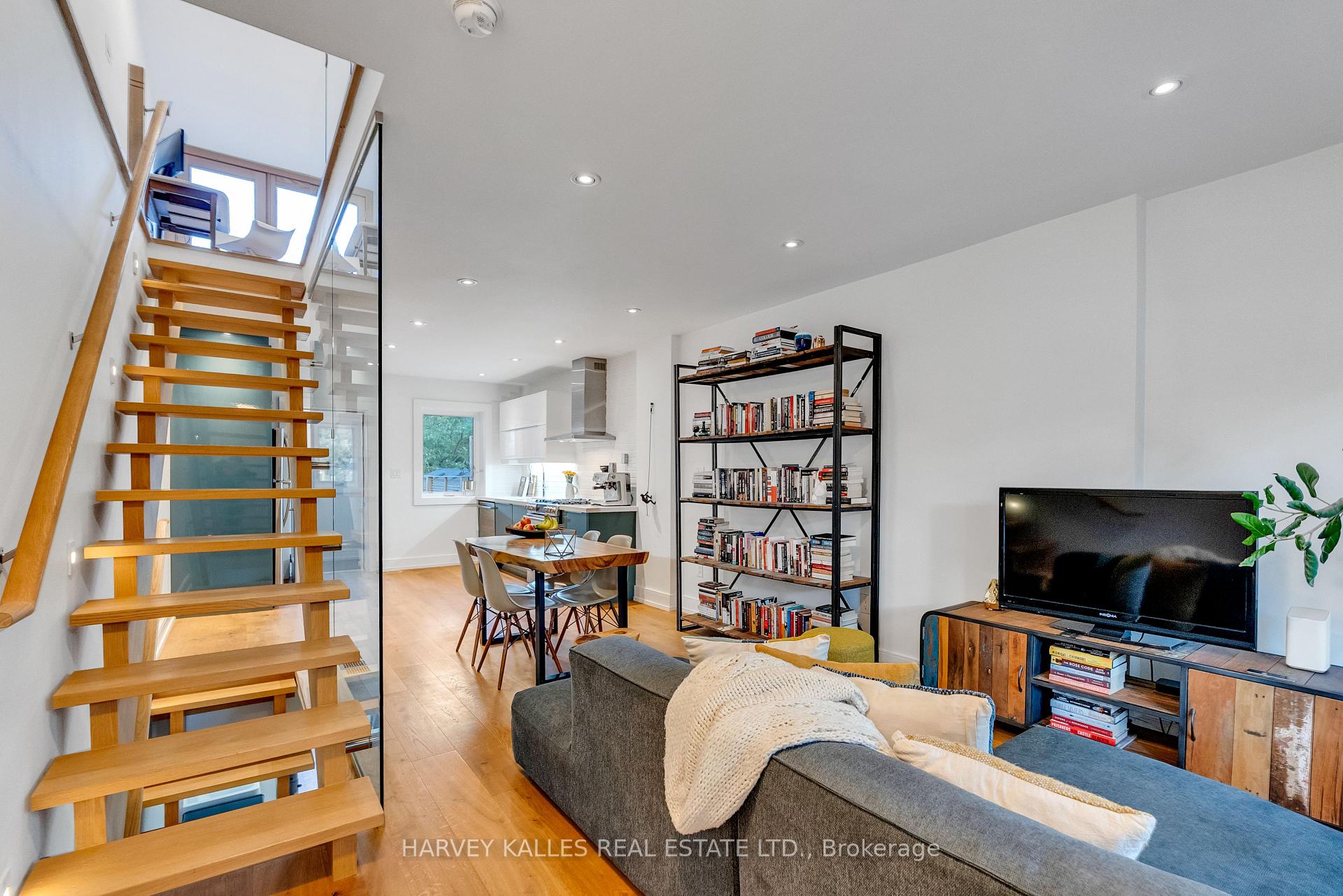 Photo 5 of 127 Alton Avenue, Toronto, South Riverdale — HOMEH