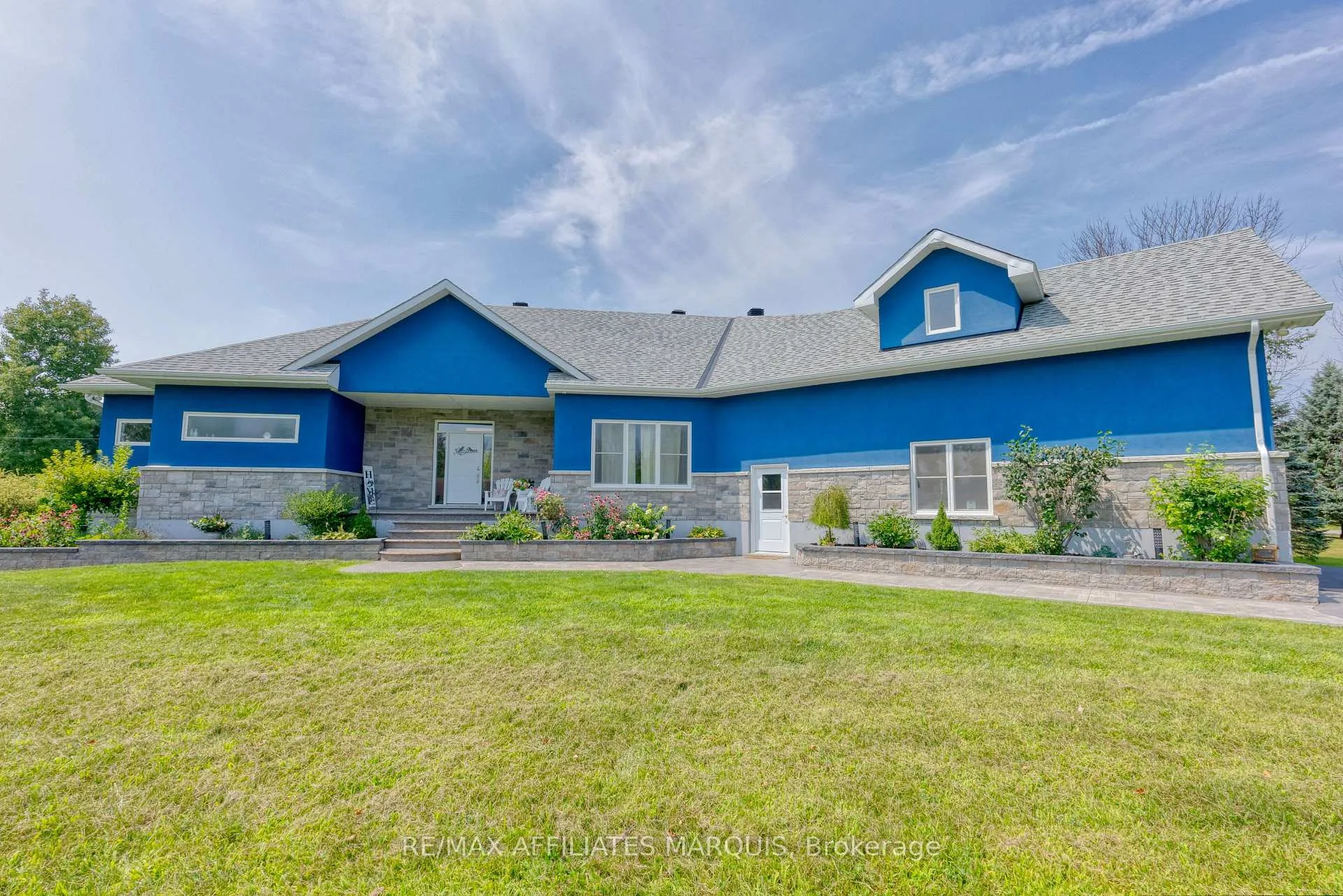 Photo 2 of 23 Tudor Circle, Rideau Lakes, Rideau Lakes (South Elmsley) Twp — HOMEH