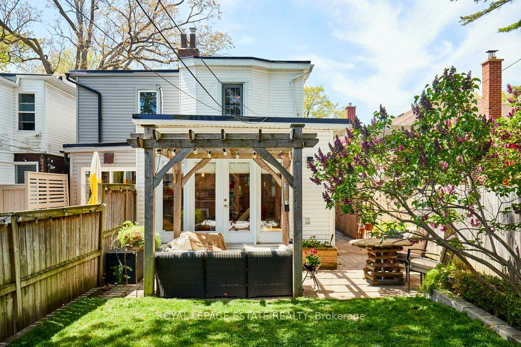 Photo 2 of 227 Silver Birch Avenue, Toronto, The Beaches — HOMEH