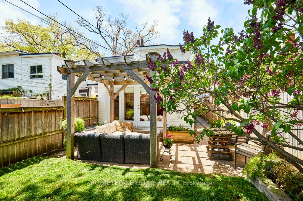 Photo 33 of 227 Silver Birch Avenue, Toronto, The Beaches — HOMEH