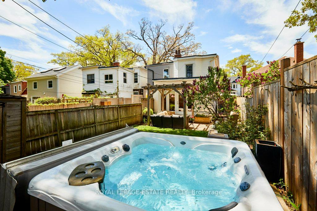 Photo 37 of 227 Silver Birch Avenue, Toronto, The Beaches — HOMEH