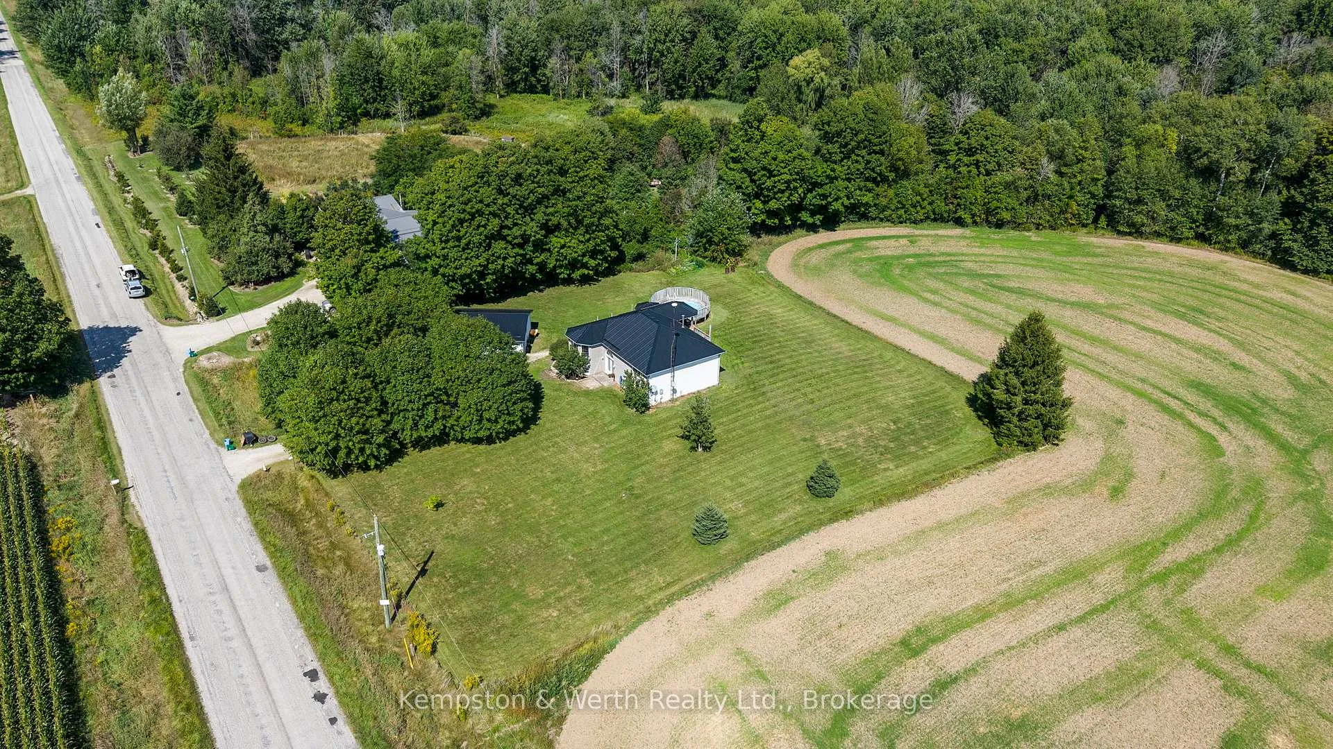 Photo 6 of 8893 School Road 7, Minto — HOMEH