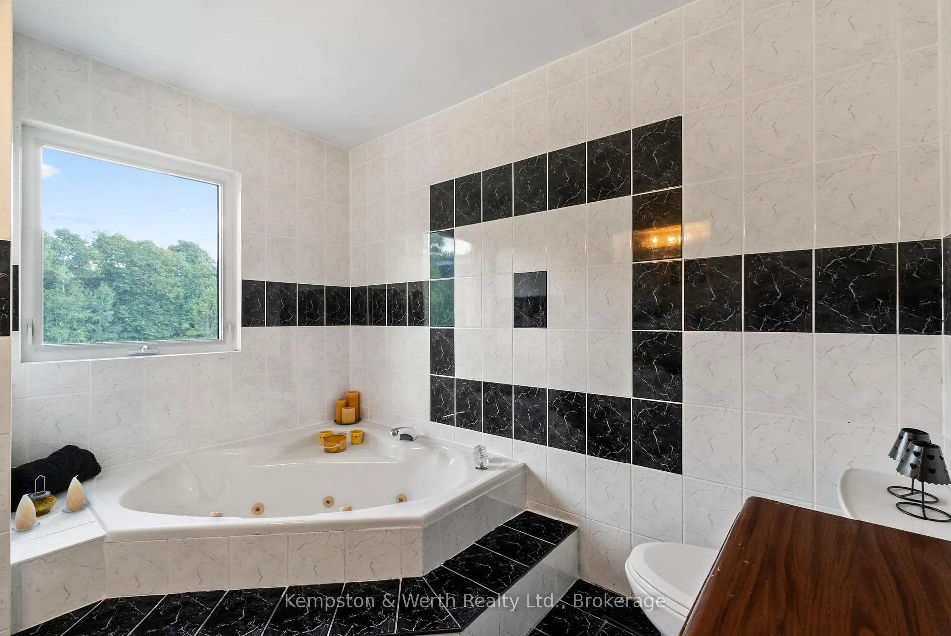 Photo 21 of 8893 School Road 7, Minto — HOMEH