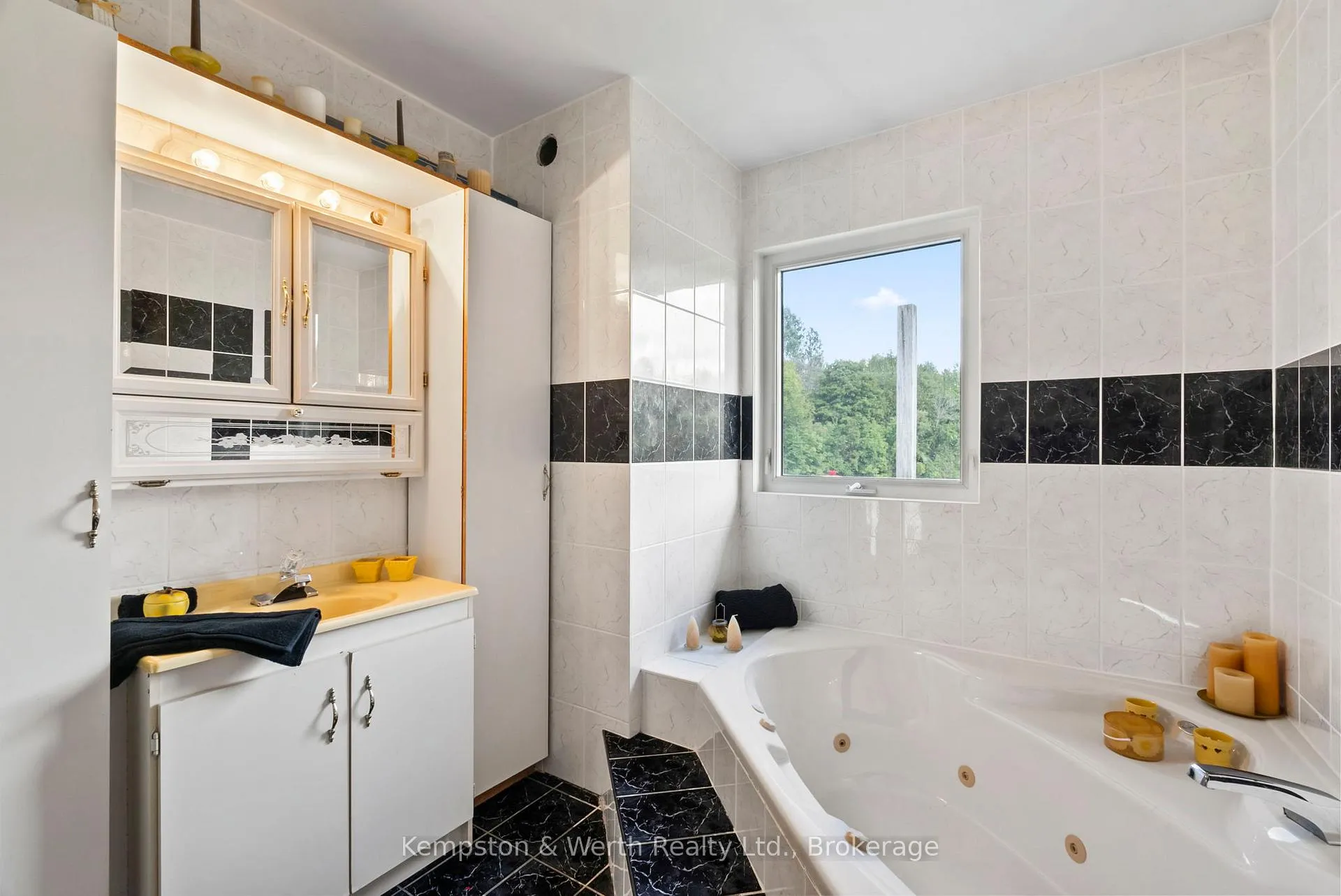 Photo 22 of 8893 School Road 7, Minto — HOMEH