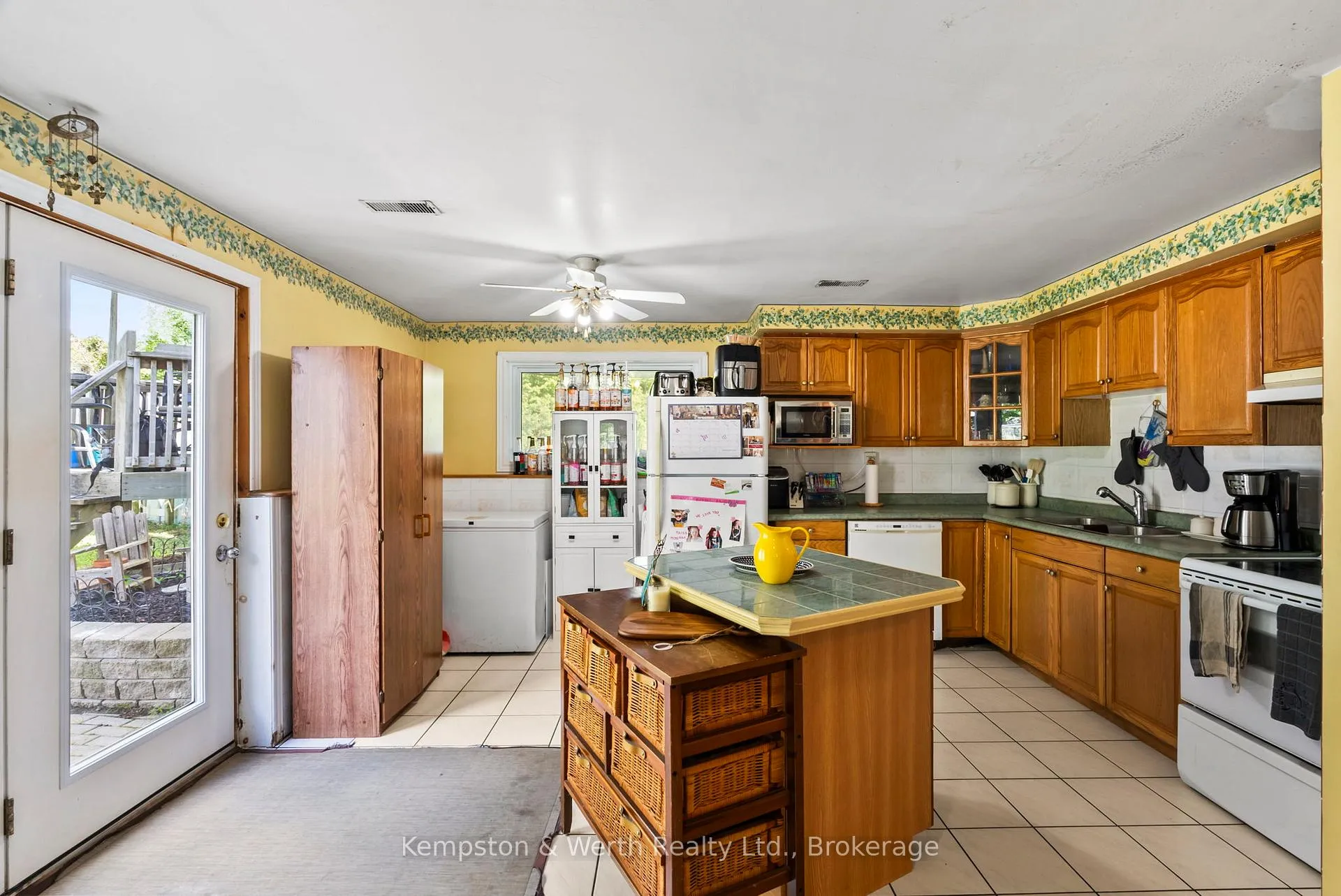 Photo 32 of 8893 School Road 7, Minto — HOMEH