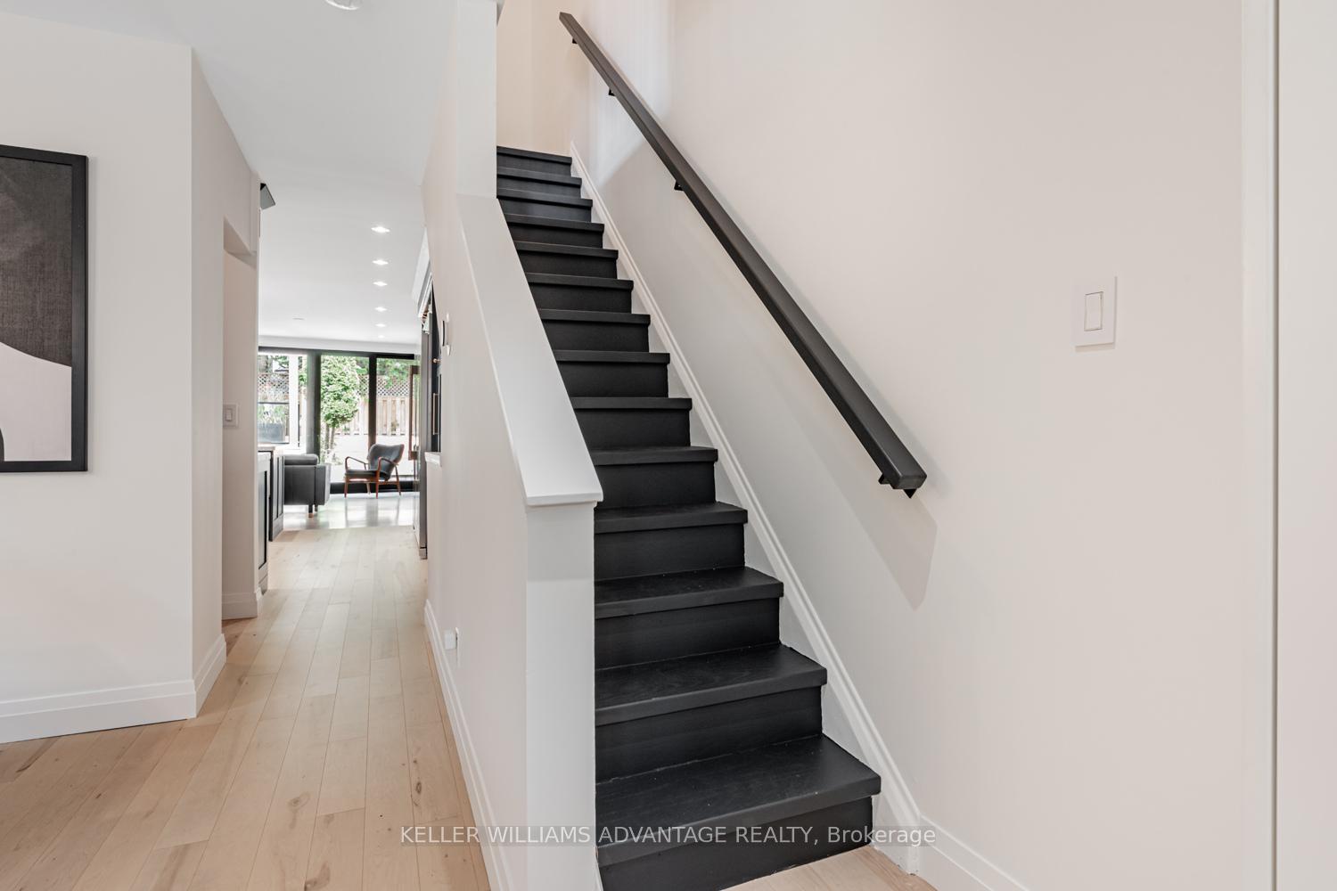 Photo 15 of 3 Edgewood Gardens, Toronto, Woodbine Corridor — HOMEH