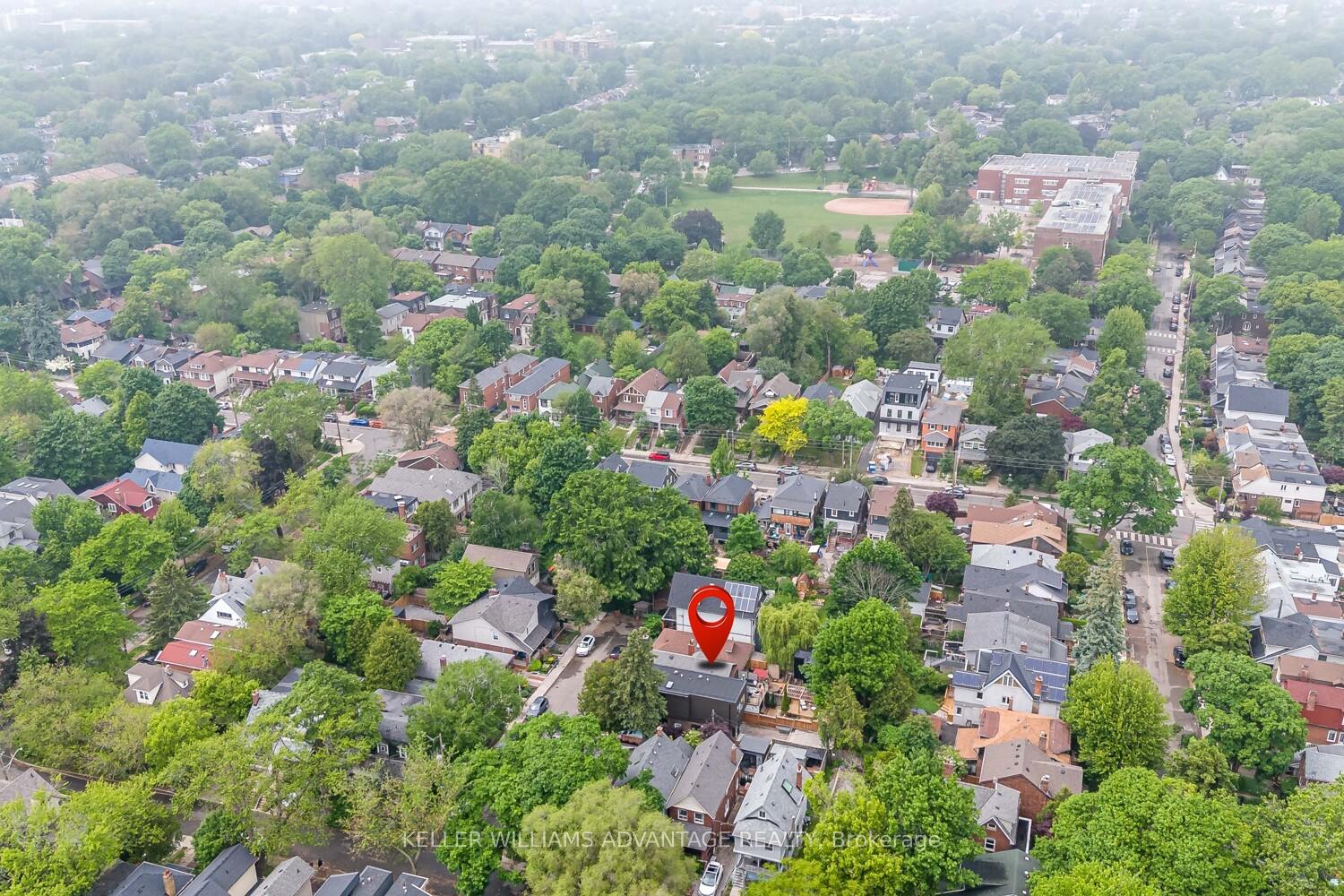 Photo 34 of 3 Edgewood Gardens, Toronto, Woodbine Corridor — HOMEH