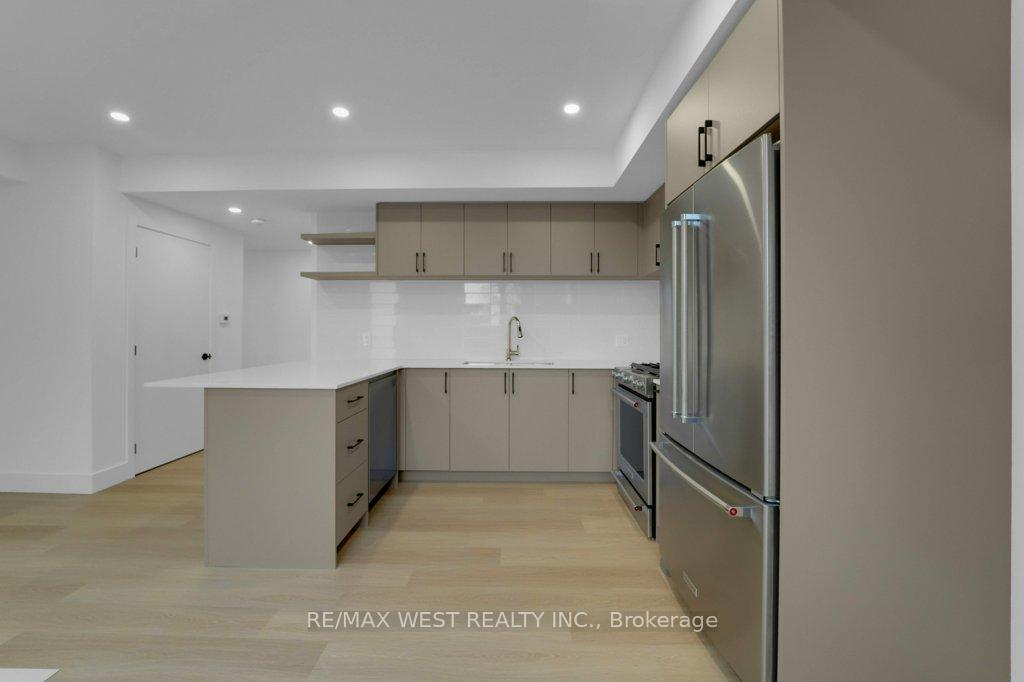 Photo 7 of Unit B, 661 Winona Drive, Toronto, Oakwood Village — HOMEH