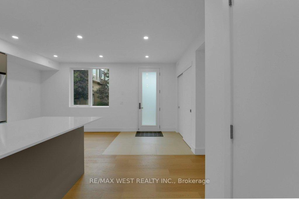 Photo 9 of Unit B, 661 Winona Drive, Toronto, Oakwood Village — HOMEH