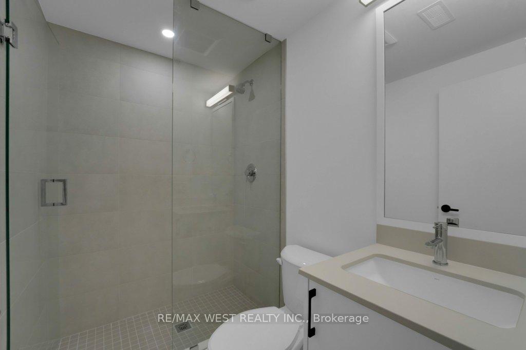 Photo 15 of Unit B, 661 Winona Drive, Toronto, Oakwood Village — HOMEH