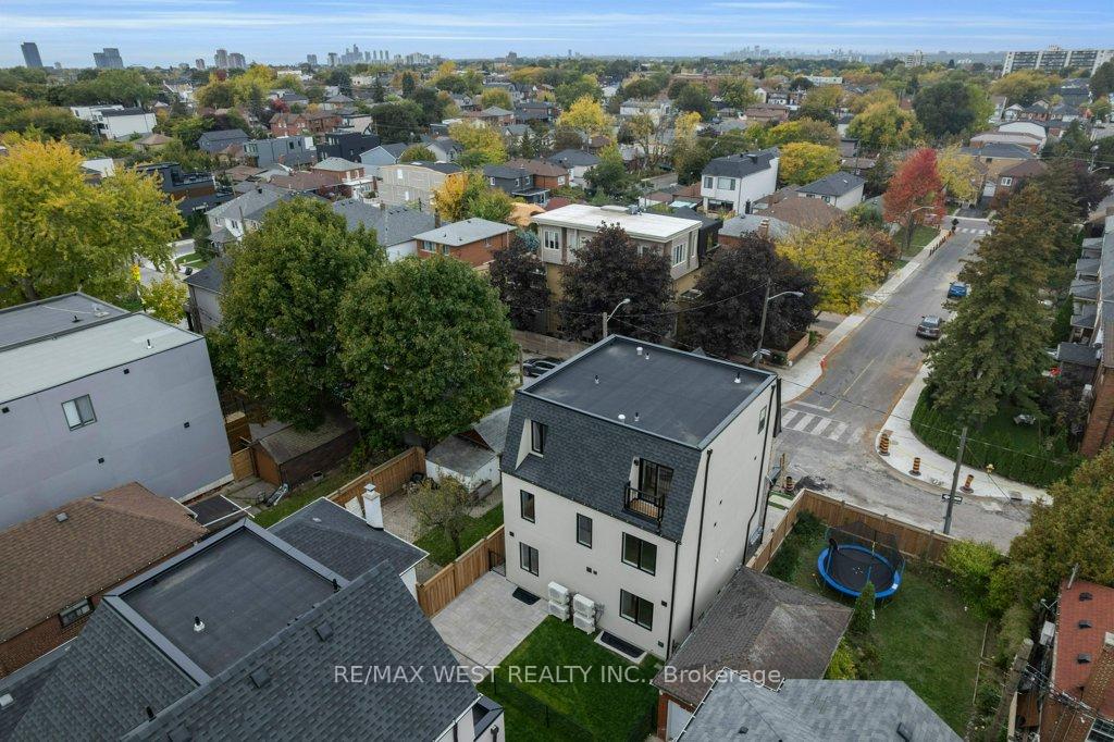 Photo 29 of Unit B, 661 Winona Drive, Toronto, Oakwood Village — HOMEH