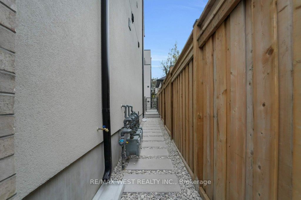 Photo 35 of Unit B, 661 Winona Drive, Toronto, Oakwood Village — HOMEH