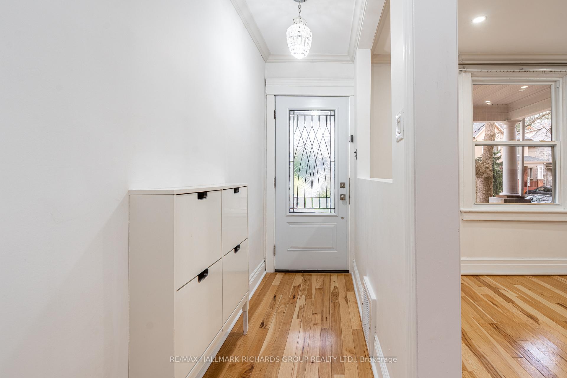 Photo 4 of 179 Lee Avenue, Toronto, The Beaches — HOMEH