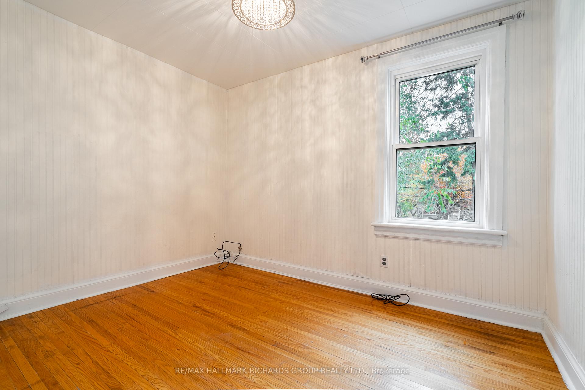 Photo 11 of 179 Lee Avenue, Toronto, The Beaches — HOMEH