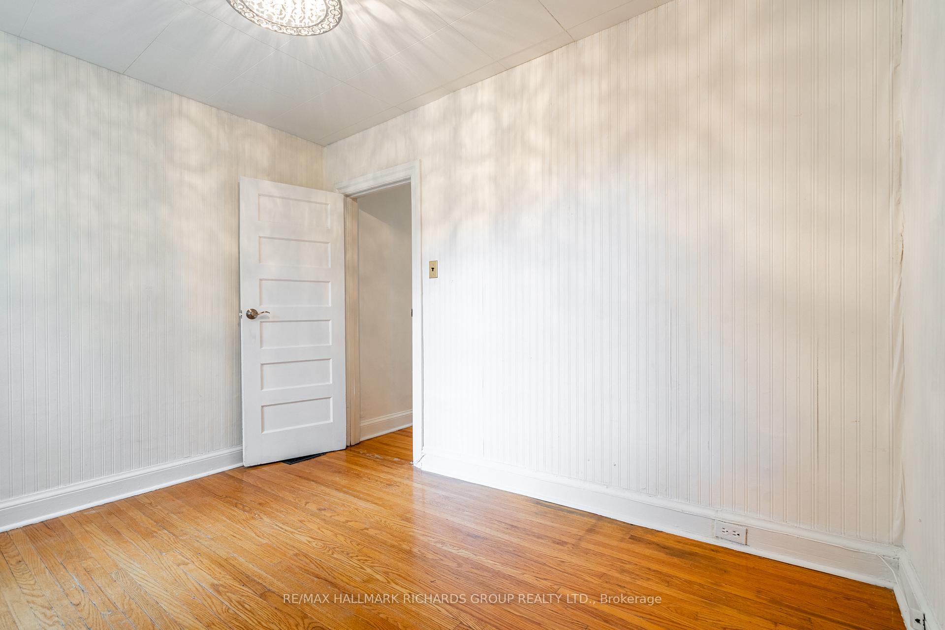 Photo 12 of 179 Lee Avenue, Toronto, The Beaches — HOMEH