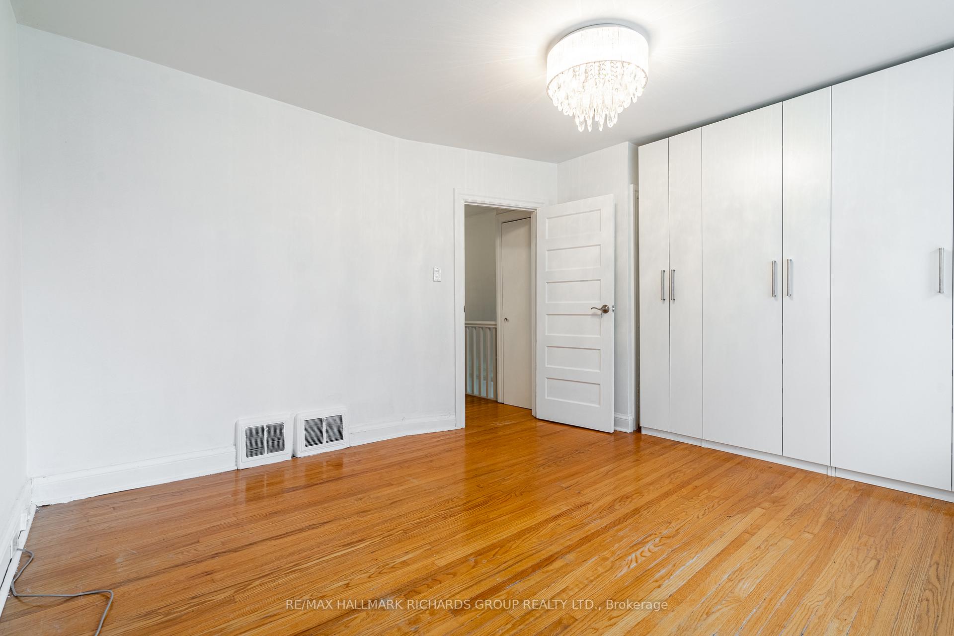 Photo 16 of 179 Lee Avenue, Toronto, The Beaches — HOMEH