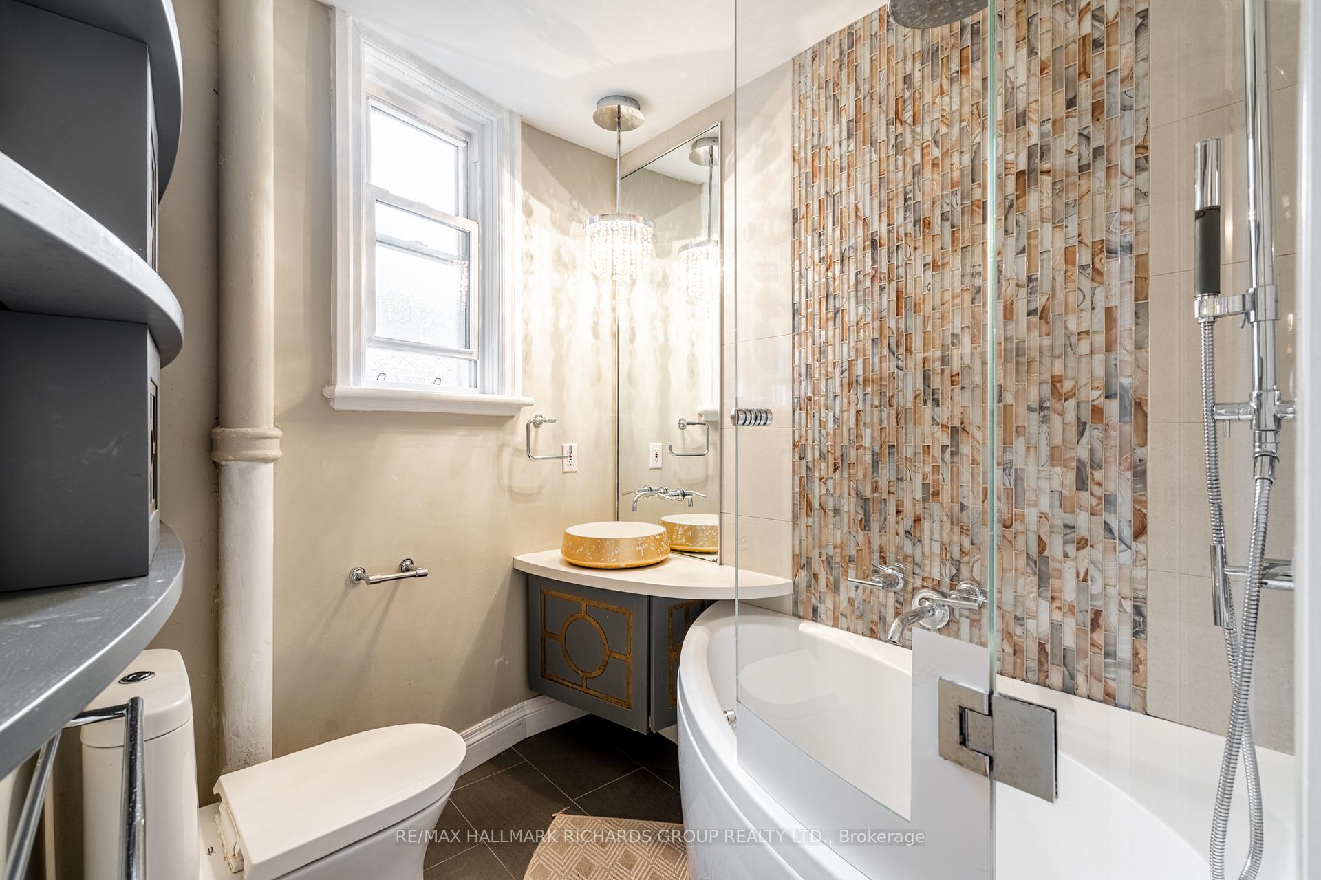 Photo 17 of 179 Lee Avenue, Toronto, The Beaches — HOMEH