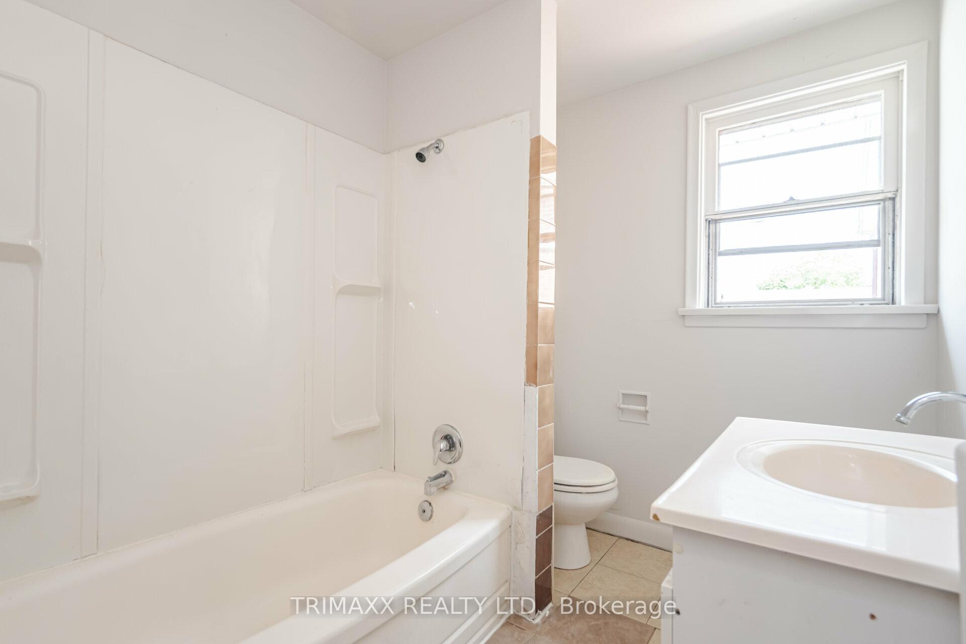 Photo 13 of 62 Pine Street N, Thorold, Thorold Downtown — HOMEH