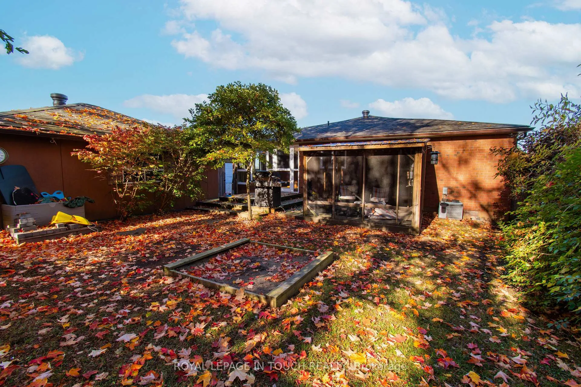 Photo 12 of 21 Robins Point Road, Tay, Victoria Harbour — HOMEH