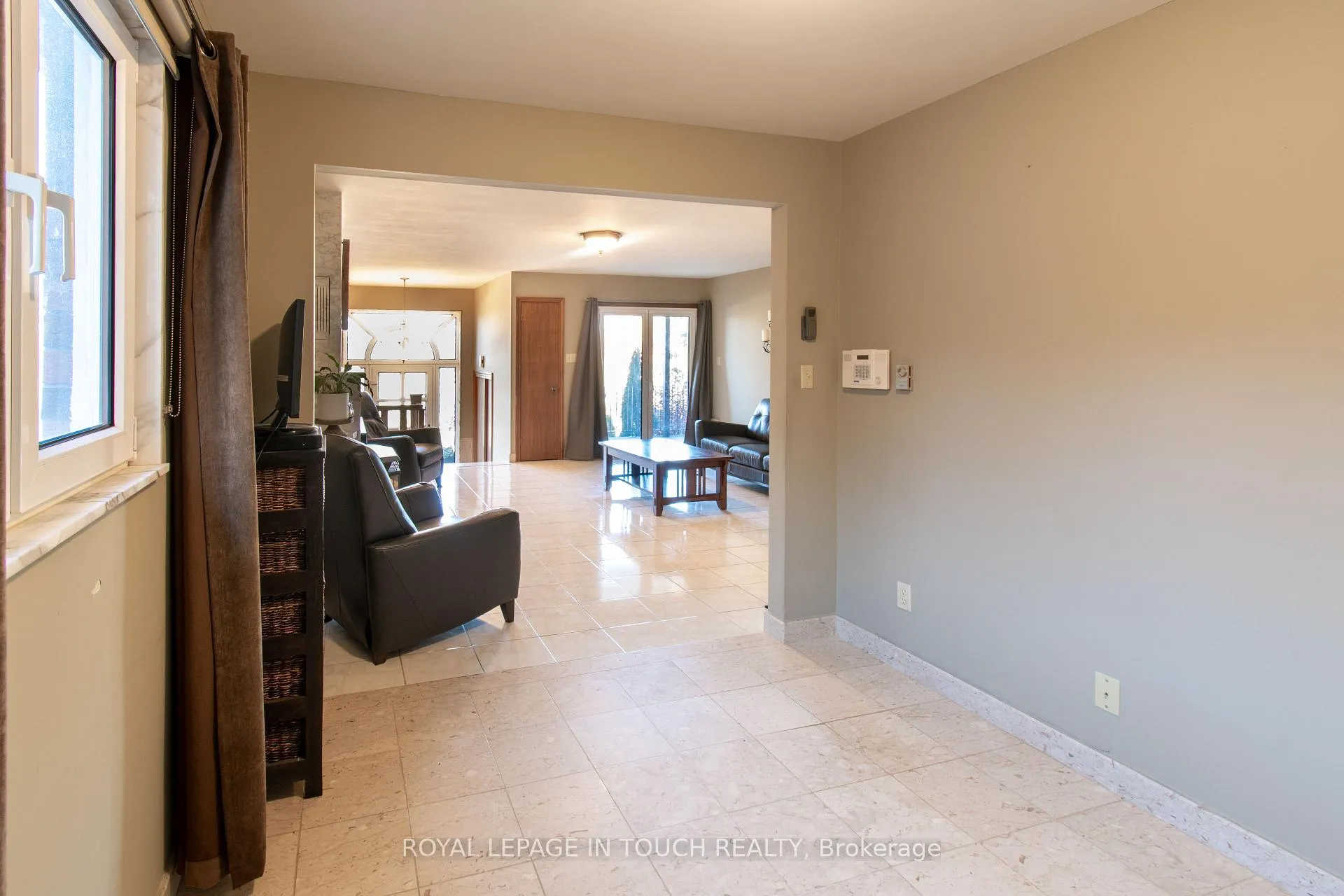 Photo 18 of 21 Robins Point Road, Tay, Victoria Harbour — HOMEH