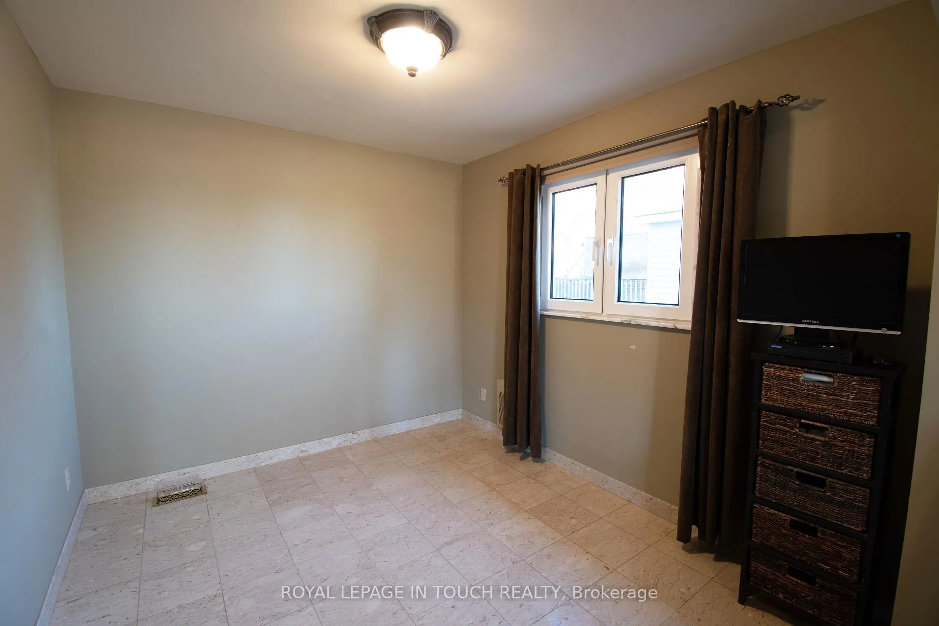 Photo 19 of 21 Robins Point Road, Tay, Victoria Harbour — HOMEH