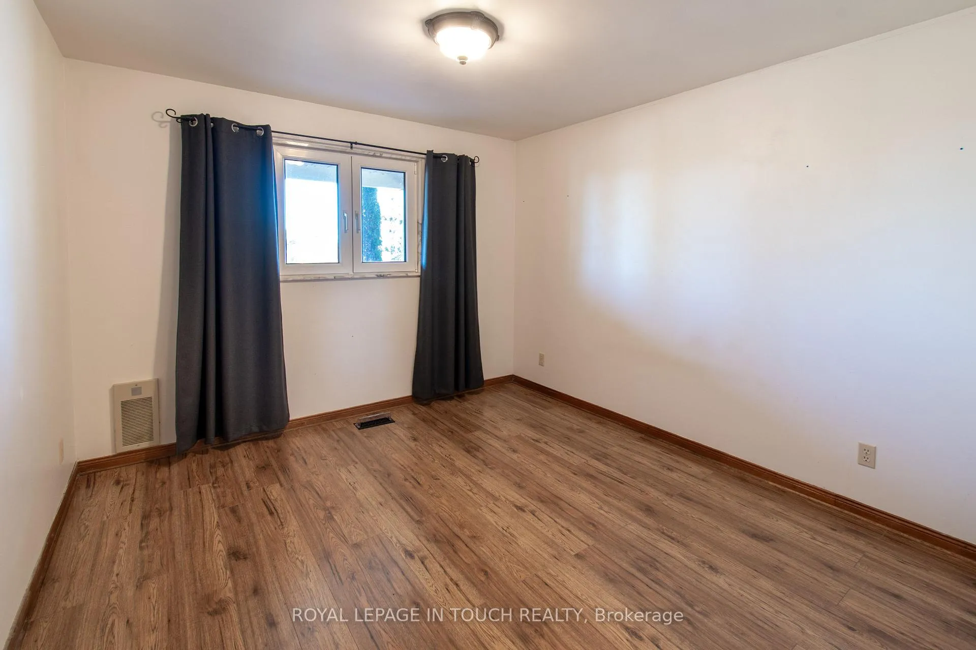 Photo 31 of 21 Robins Point Road, Tay, Victoria Harbour — HOMEH