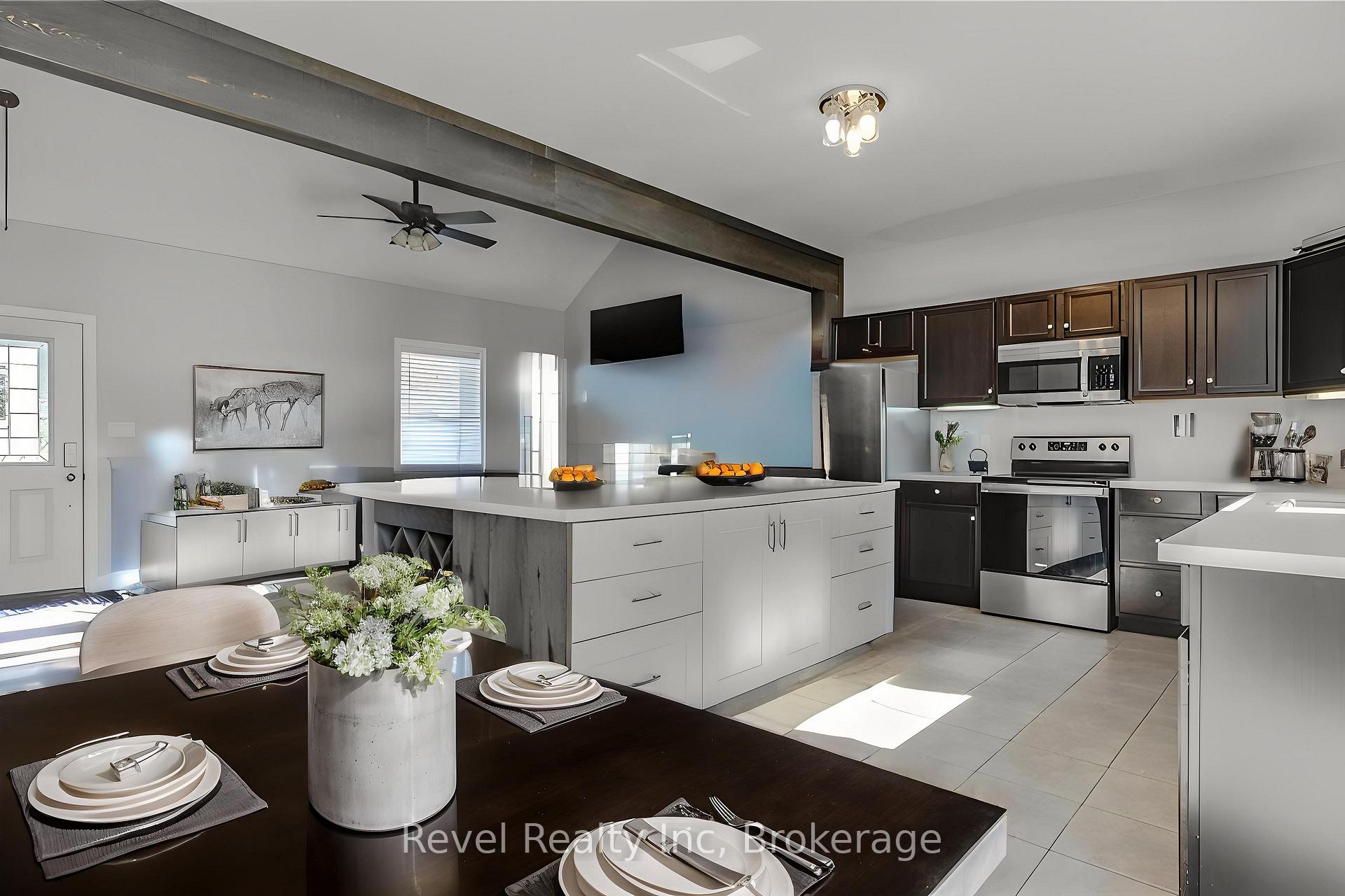Photo 2 of 23 Rue Helene, Tiny, Lafontaine — HOMEH