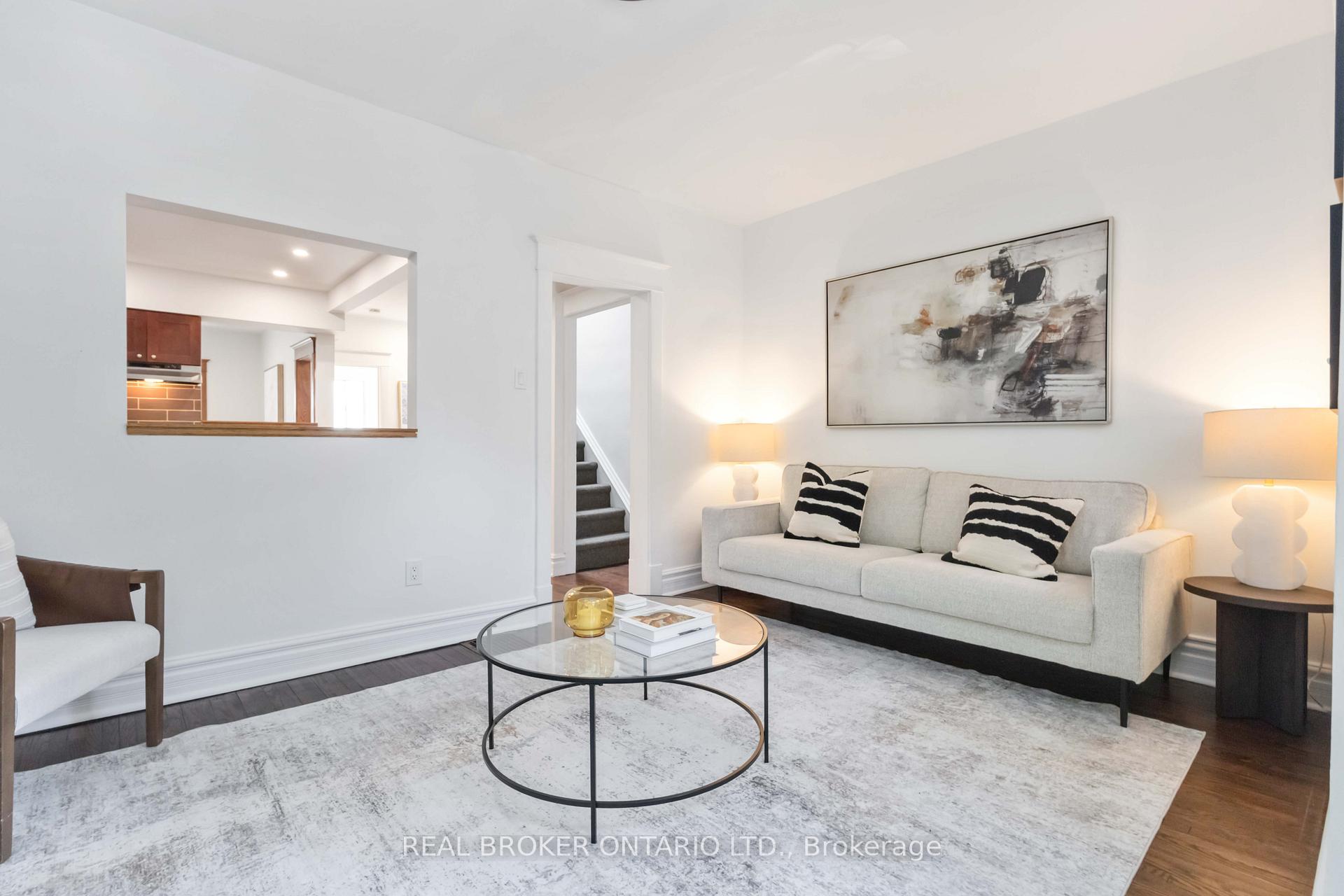 Photo 5 of 284 Waverley Road, Toronto, The Beaches — HOMEH